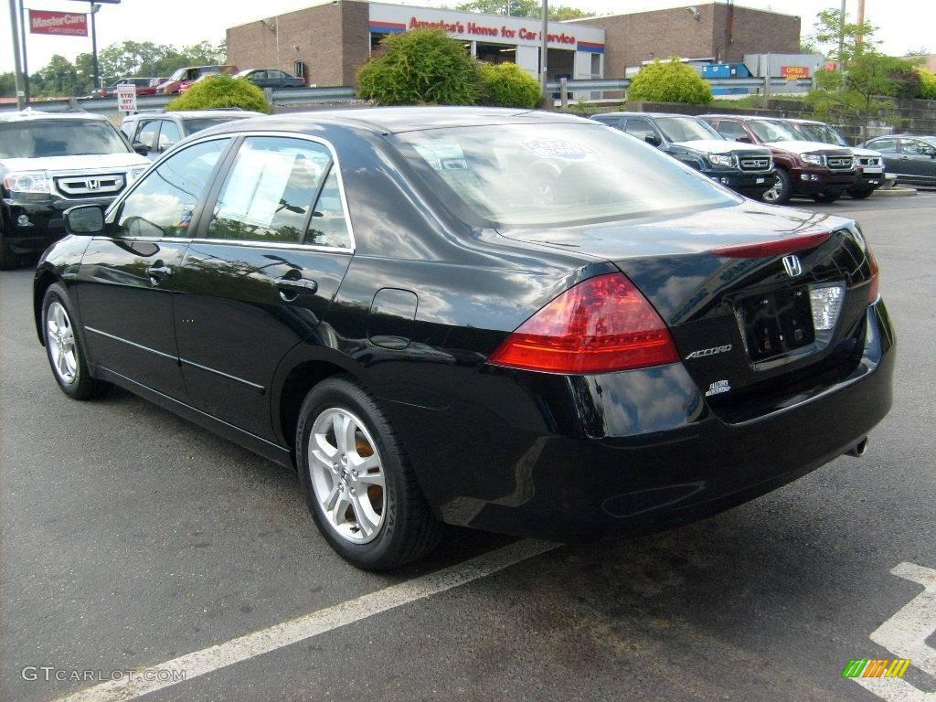 2006 Accord SE Sedan - Nighthawk Black Pearl / Ivory photo #6