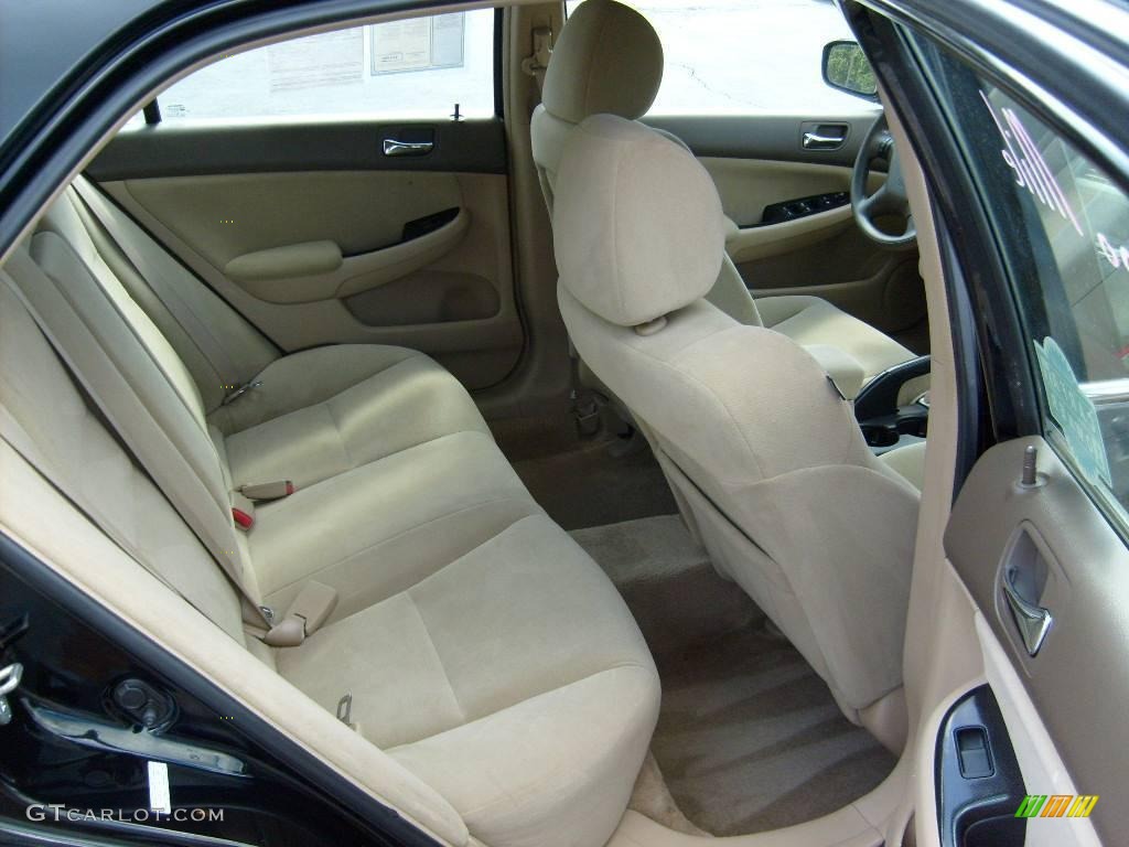 2006 Accord SE Sedan - Nighthawk Black Pearl / Ivory photo #11