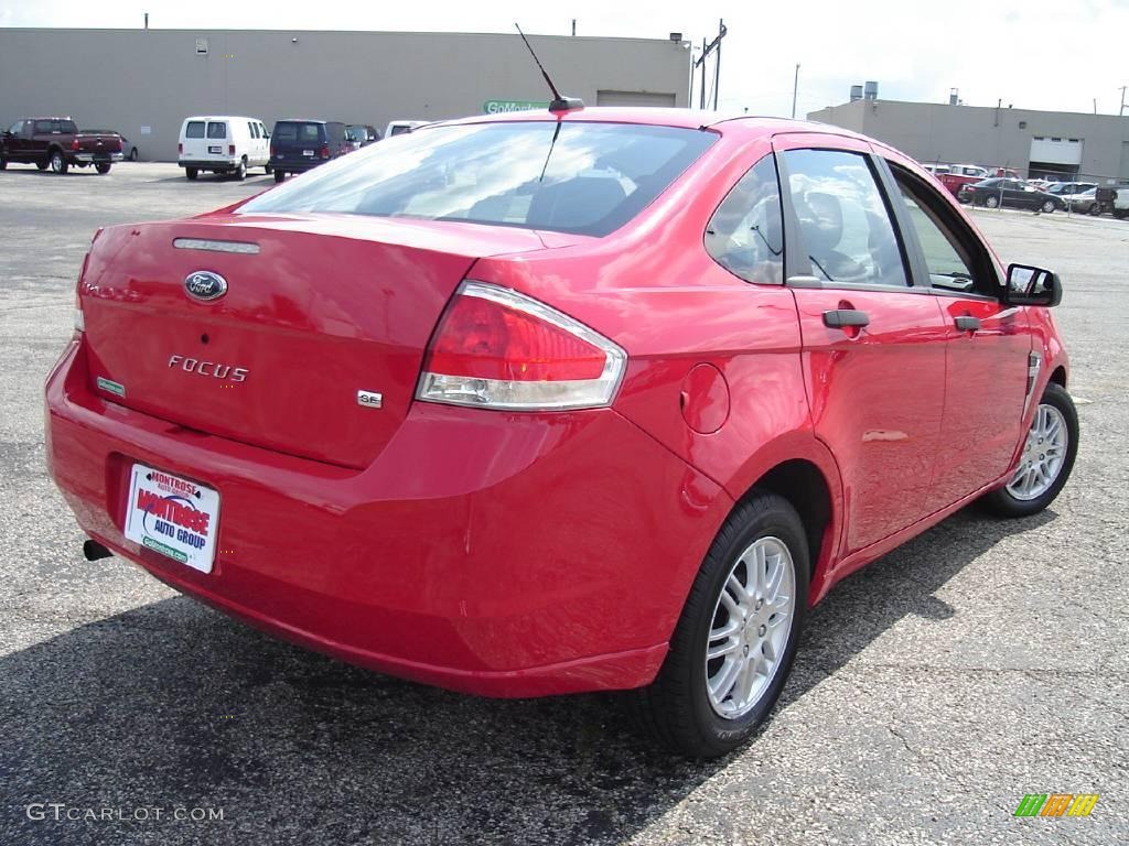 2008 Focus SE Sedan - Vermillion Red / Charcoal Black photo #5
