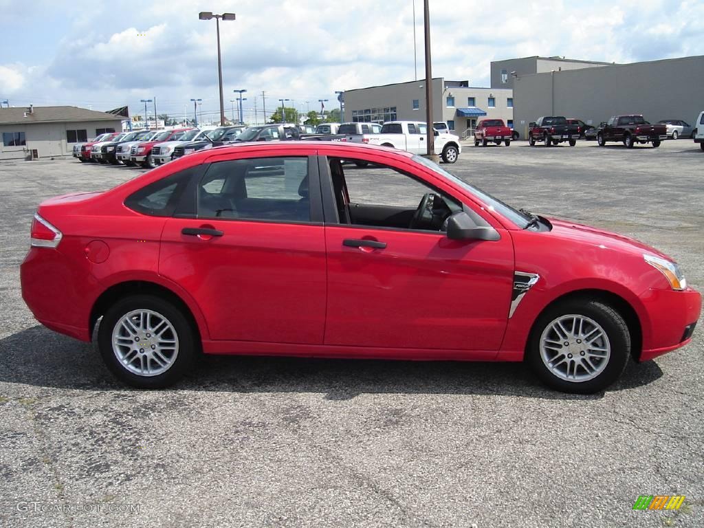 2008 Focus SE Sedan - Vermillion Red / Charcoal Black photo #6