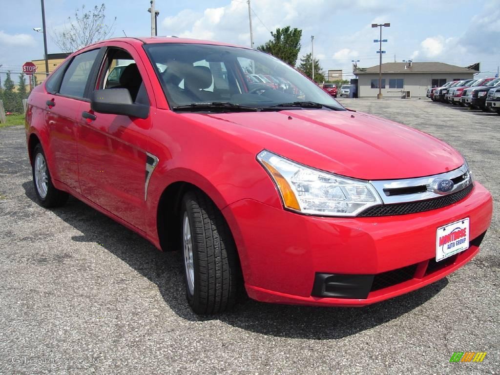 2008 Focus SE Sedan - Vermillion Red / Charcoal Black photo #7