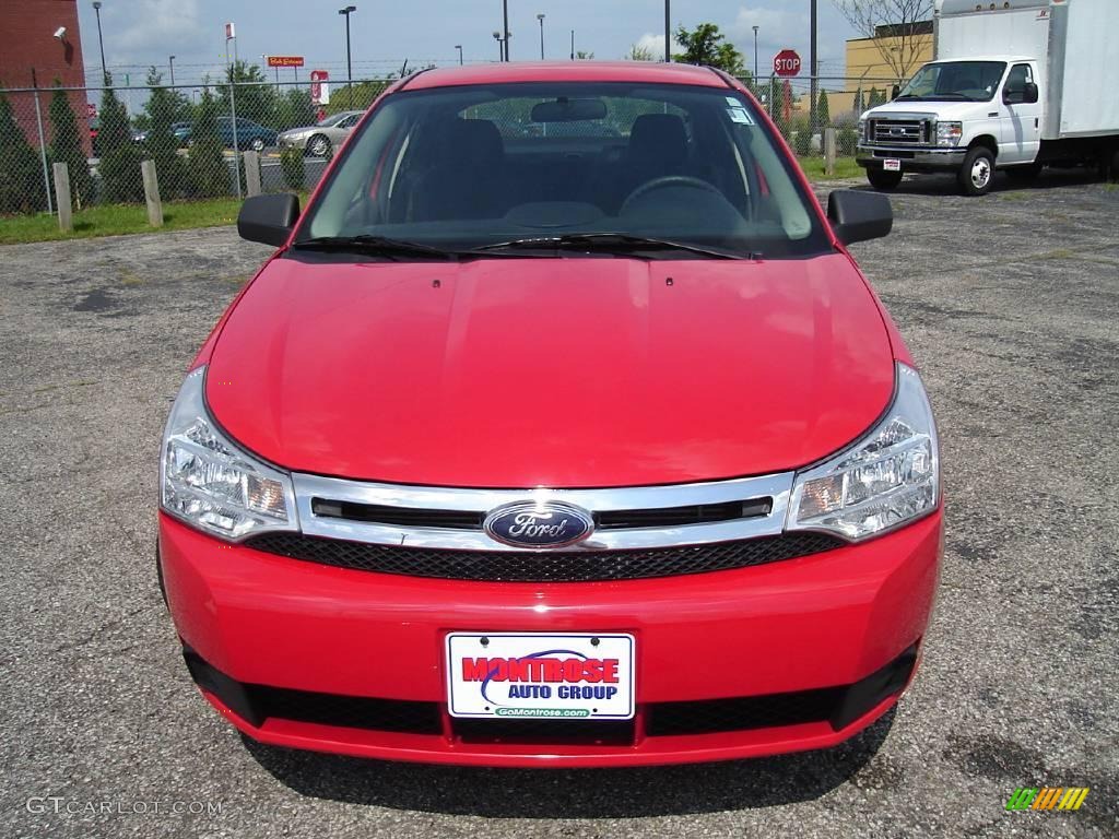 2008 Focus SE Sedan - Vermillion Red / Charcoal Black photo #8