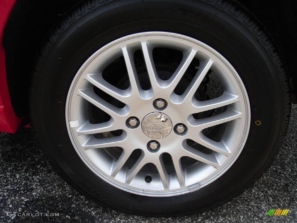 2008 Focus SE Sedan - Vermillion Red / Charcoal Black photo #11