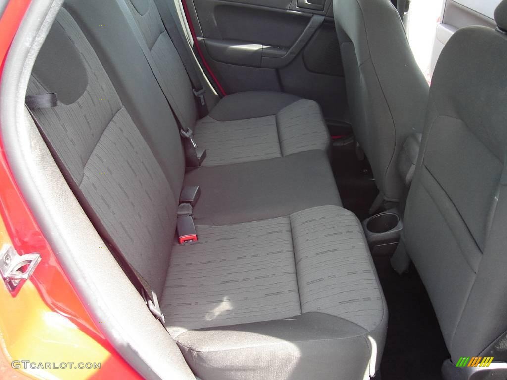 2008 Focus SE Sedan - Vermillion Red / Charcoal Black photo #15