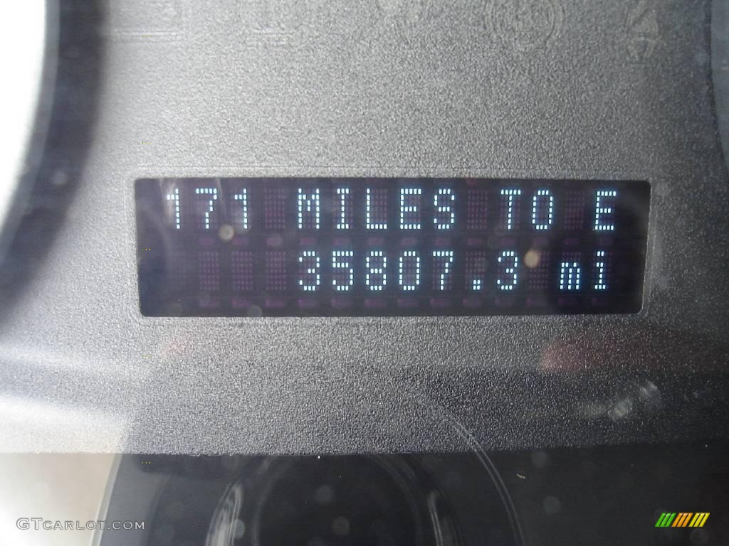 2008 Focus SE Sedan - Vermillion Red / Charcoal Black photo #25