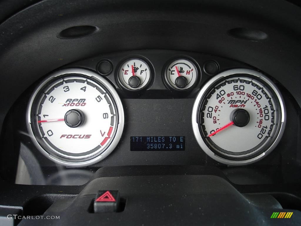 2008 Focus SE Sedan - Vermillion Red / Charcoal Black photo #26