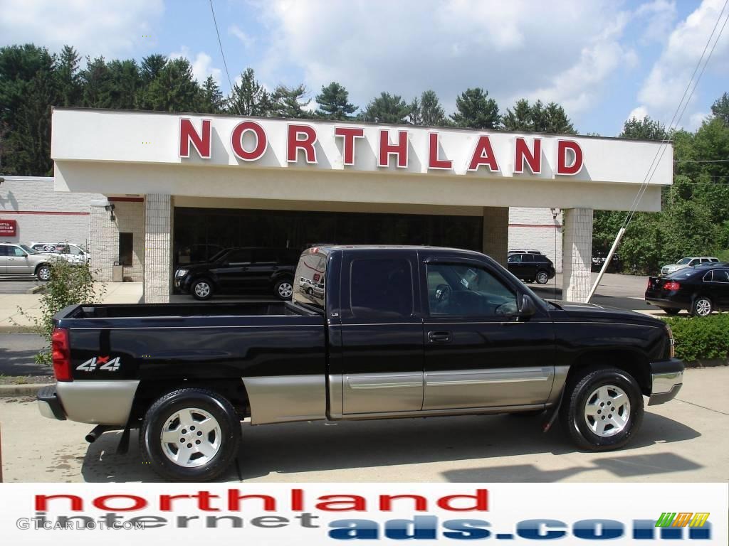 2003 Silverado 1500 LS Extended Cab 4x4 - Black / Dark Charcoal photo #1