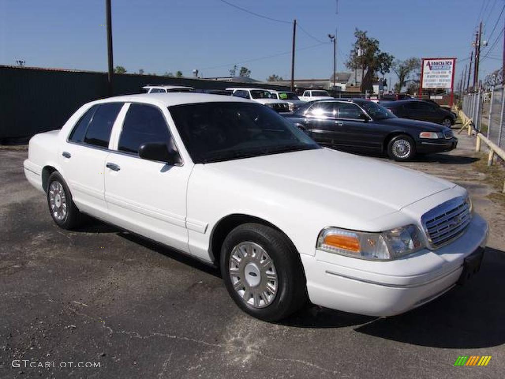 2003 Crown Victoria Sedan - Vibrant White / Light Flint photo #3
