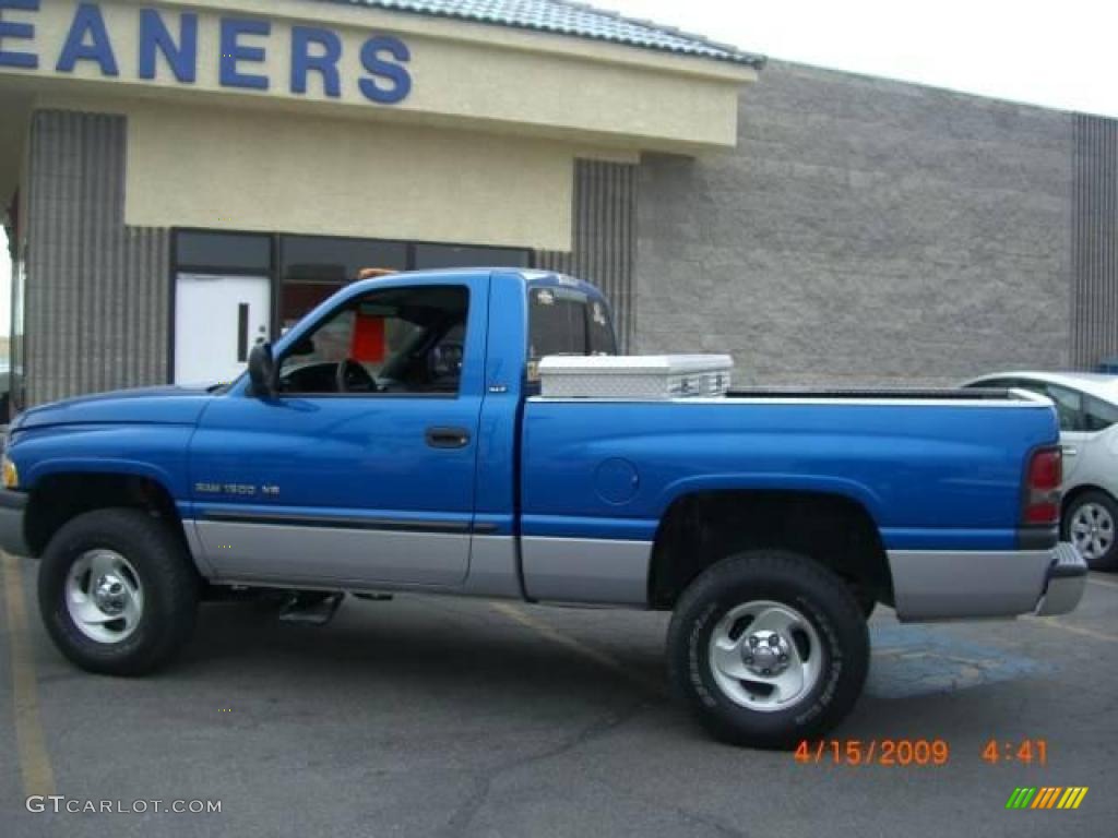 2000 Ram 1500 SLT Regular Cab 4x4 - Intense Blue Pearlcoat / Mist Gray photo #2