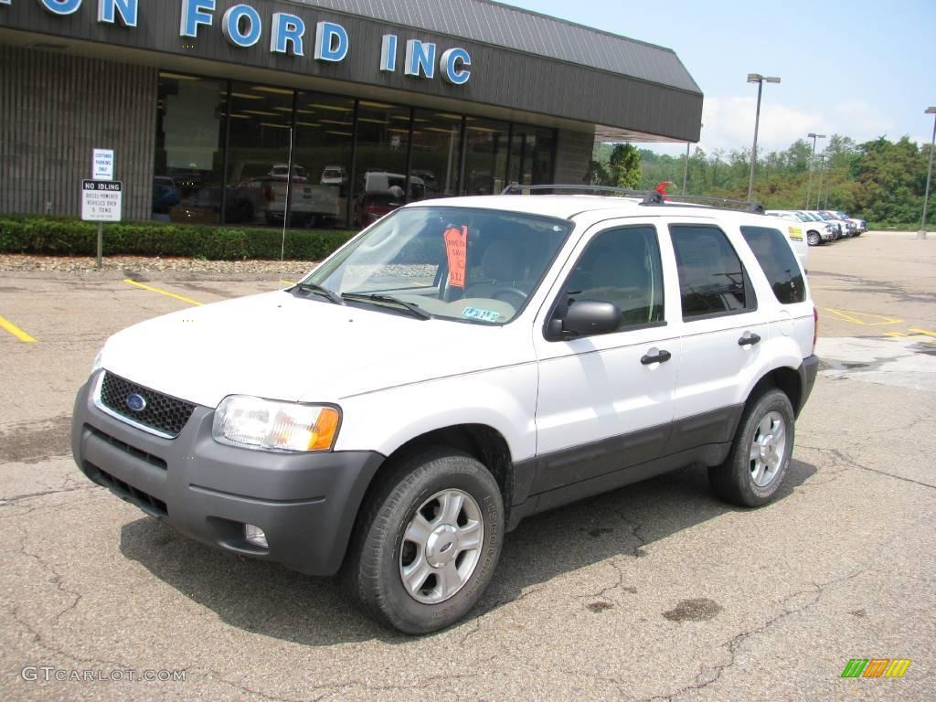 2004 Escape XLT V6 4WD - Oxford White / Medium/Dark Pebble photo #2