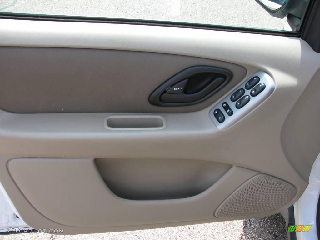 2004 Escape XLT V6 4WD - Oxford White / Medium/Dark Pebble photo #7
