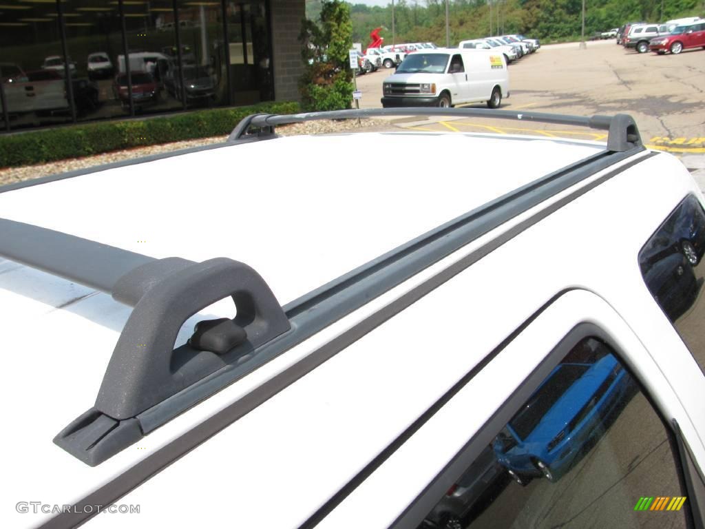 2004 Escape XLT V6 4WD - Oxford White / Medium/Dark Pebble photo #13