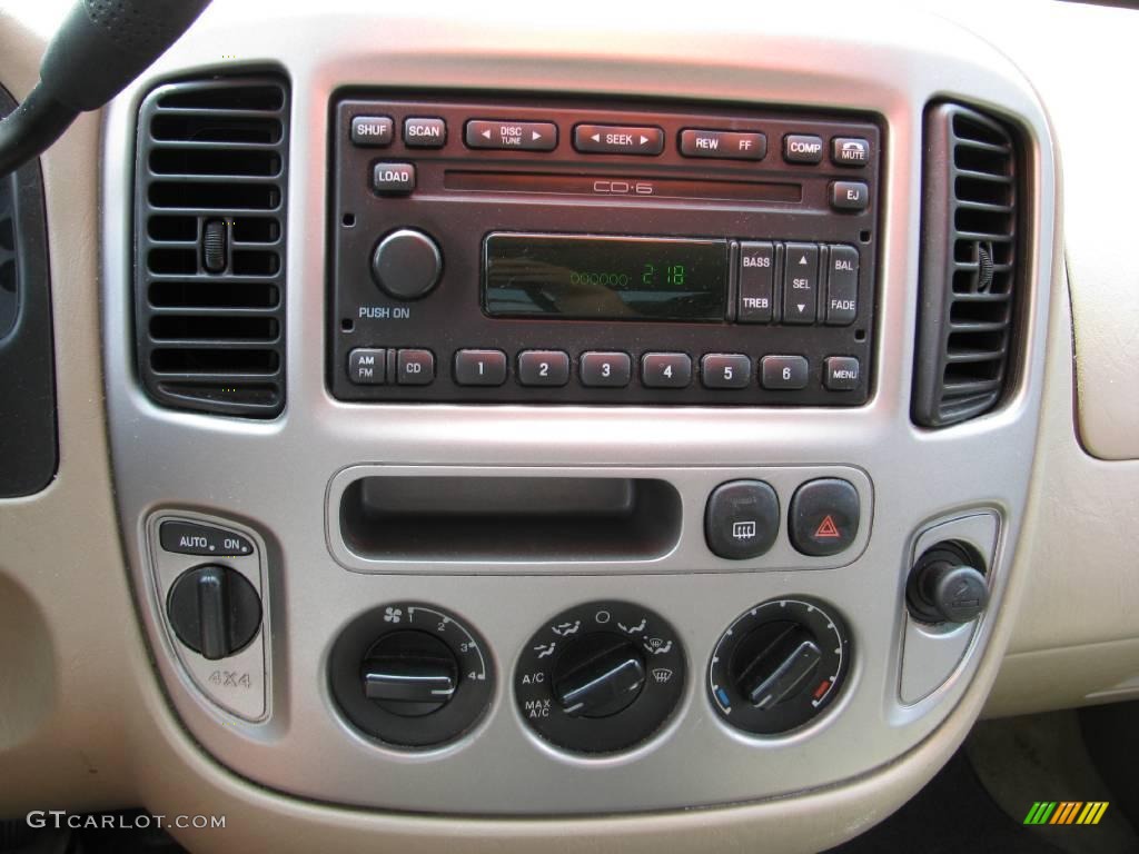 2004 Escape XLT V6 4WD - Oxford White / Medium/Dark Pebble photo #16