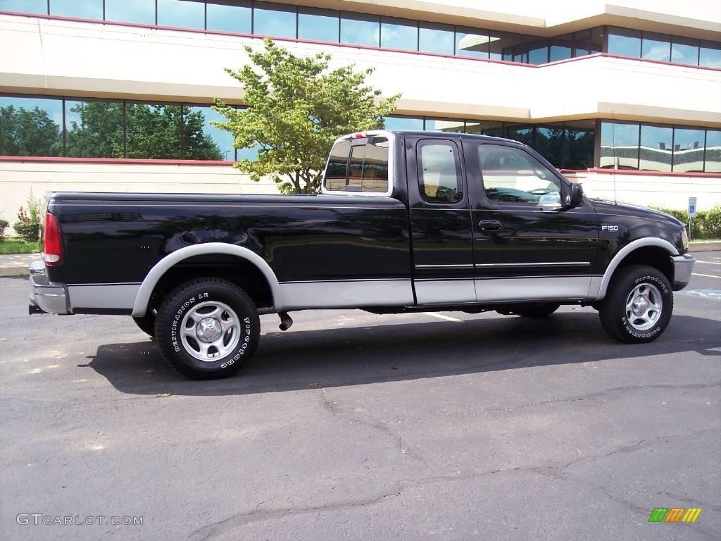 1997 F150 XLT Extended Cab 4x4 - Black / Medium Graphite photo #18