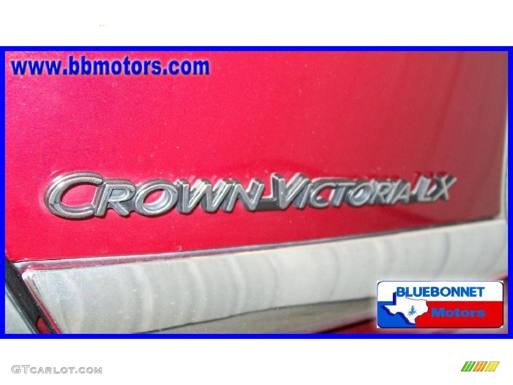 2003 Crown Victoria LX - Matador Red Metallic / Light Flint photo #13