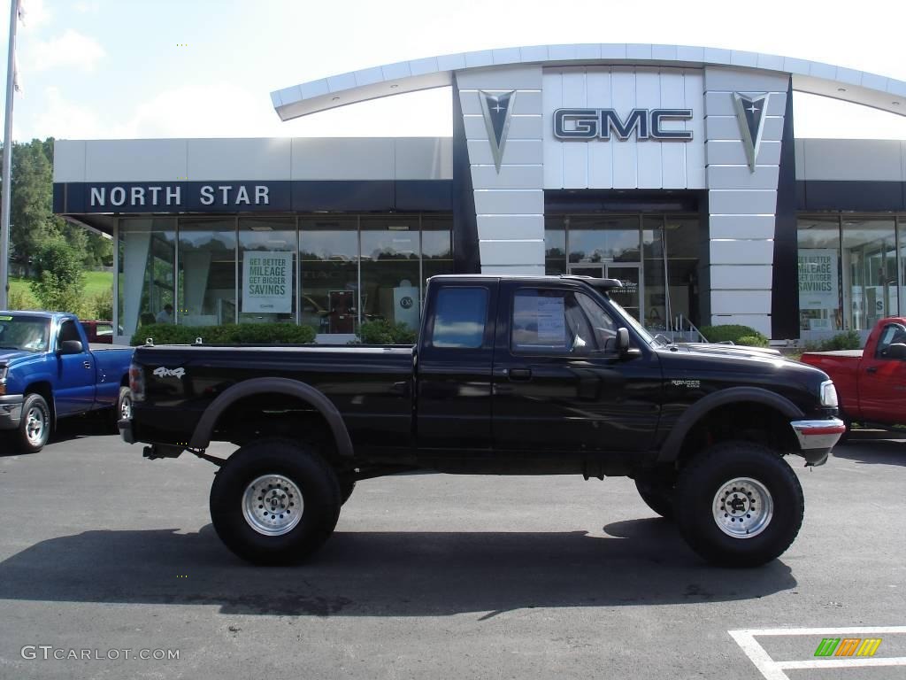 1997 Ranger XLT Extended Cab 4x4 - Black / Medium Graphite photo #1