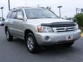 Millenium Silver Metallic - Highlander V6 4WD Photo No. 2
