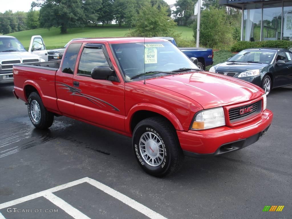 2000 Sonoma SLS Sport Extended Cab 4x4 - Fire Red / Graphite photo #15