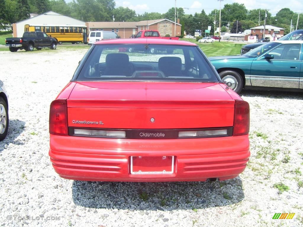 1997 Cutlass Supreme SL Coupe - Bright Red / Graphite photo #3