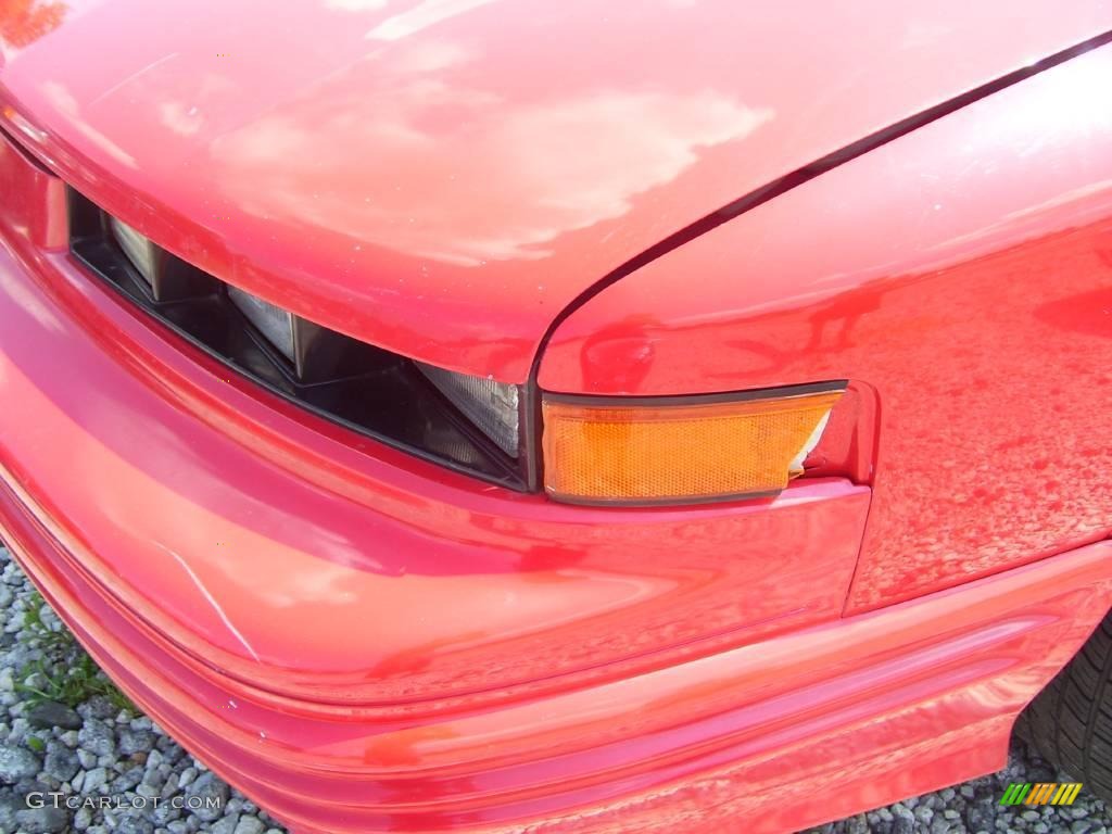1997 Cutlass Supreme SL Coupe - Bright Red / Graphite photo #13