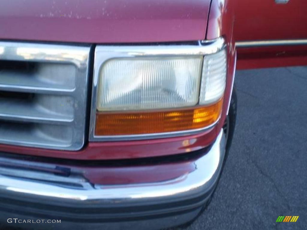 1992 F250 XLT Extended Cab - Currant Red / Medium Graphite photo #24