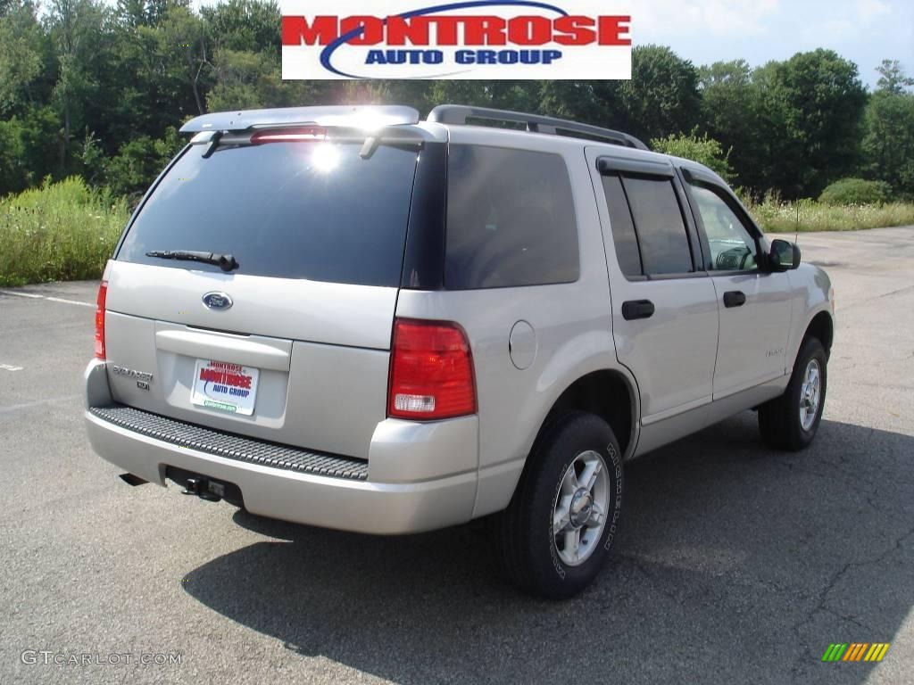 2004 Explorer XLT 4x4 - Silver Birch Metallic / Graphite photo #3