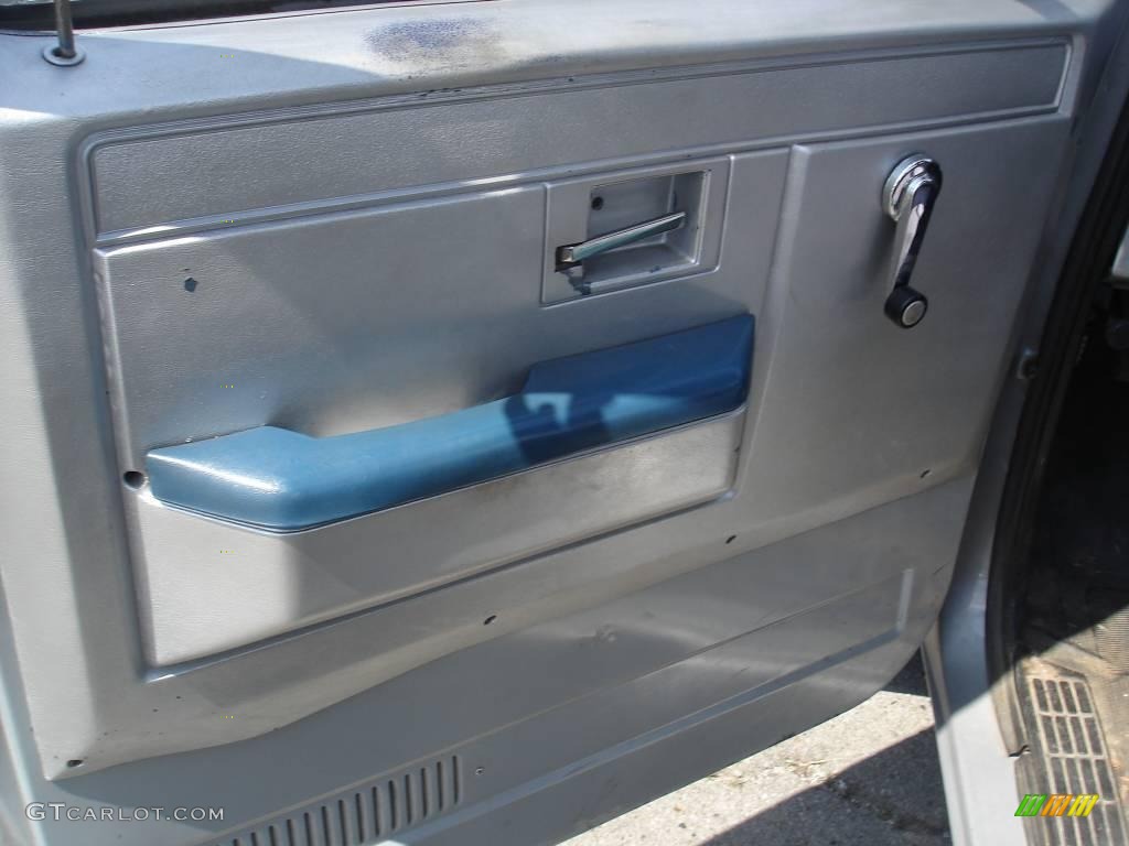 1985 Chevrolet C/K C10 Custom Deluxe Regular cab Blue/Gray Door Panel Photo #16003189