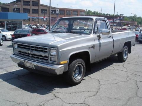 1985 Chevrolet C/K C10 Custom Deluxe Regular cab Data, Info and Specs