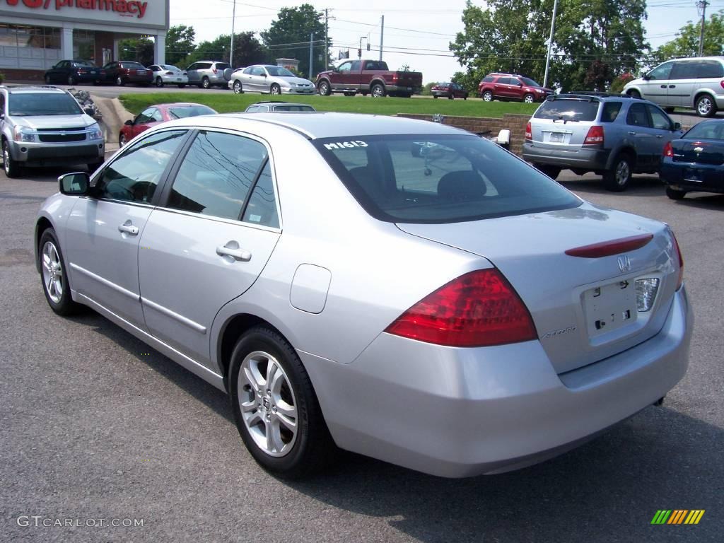 2006 Accord SE Sedan - Alabaster Silver Metallic / Black photo #8