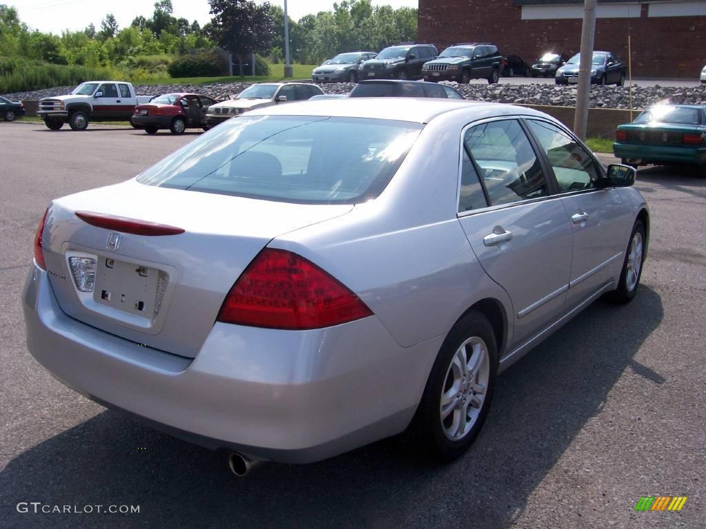 2006 Accord SE Sedan - Alabaster Silver Metallic / Black photo #10