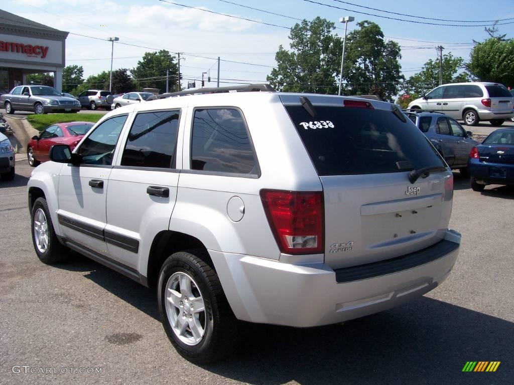 2006 Grand Cherokee Laredo 4x4 - Bright Silver Metallic / Medium Slate Gray photo #8