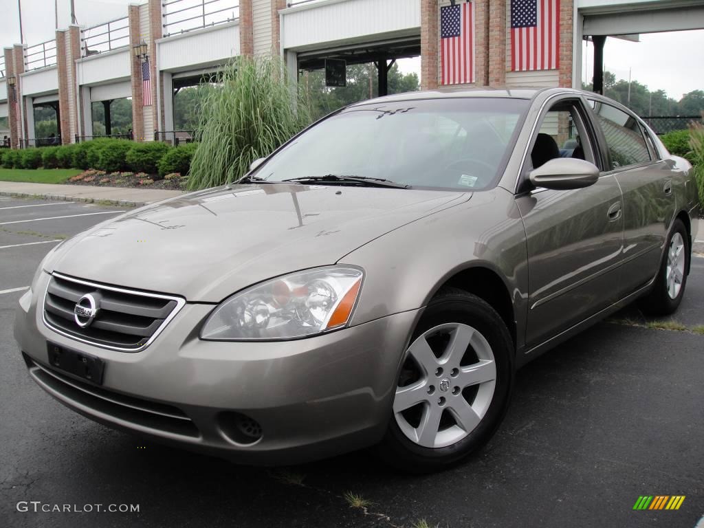 Polished Pewter Metallic Nissan Altima