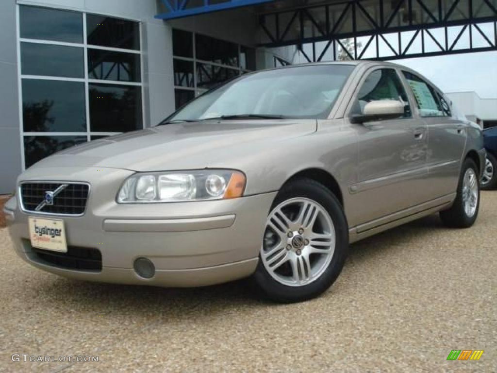 2005 S60 2.5T - Lunar Gold Metallic / Taupe photo #1