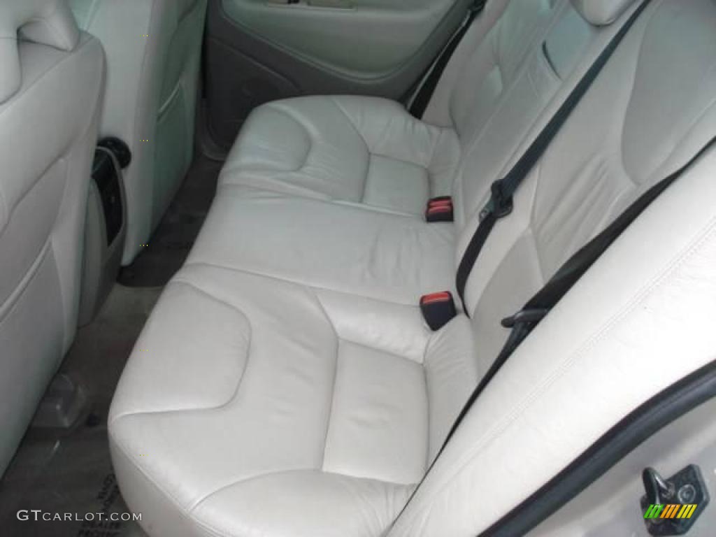 2005 S60 2.5T - Lunar Gold Metallic / Taupe photo #10