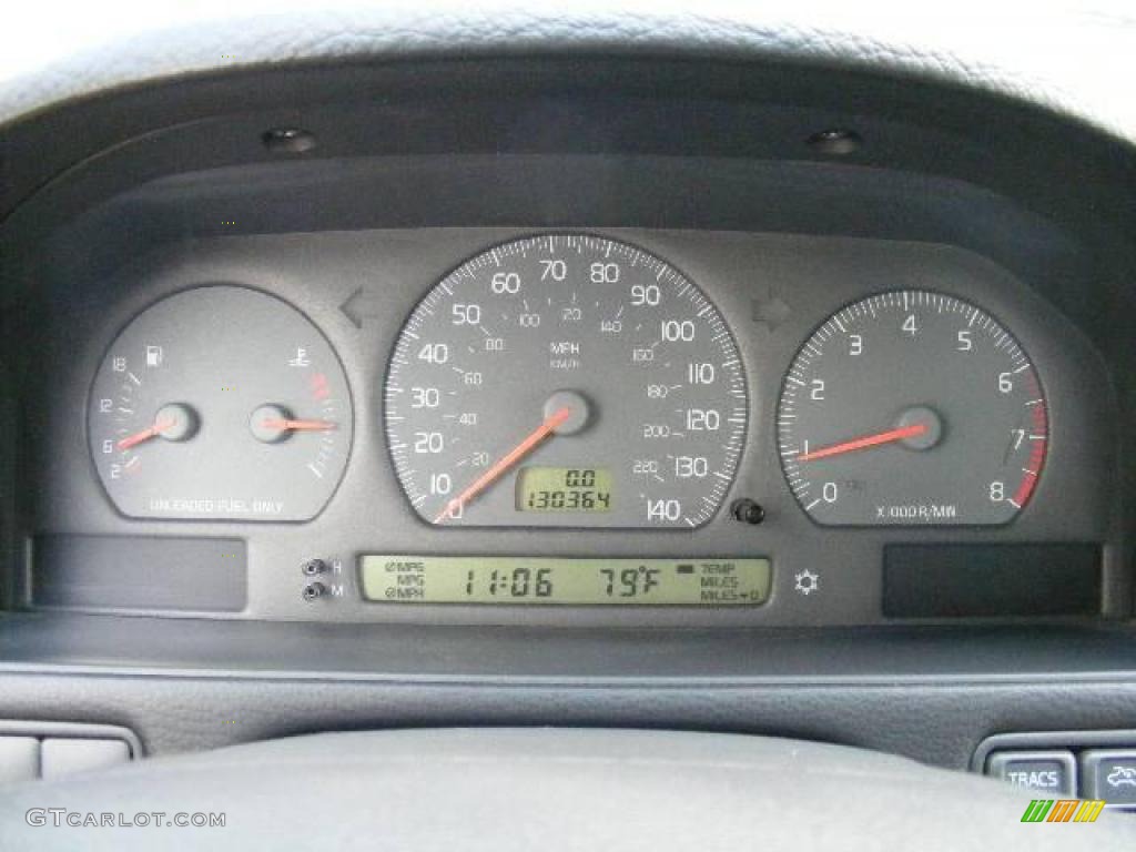 1998 Volvo V70 T5 Gauges Photo #16038727