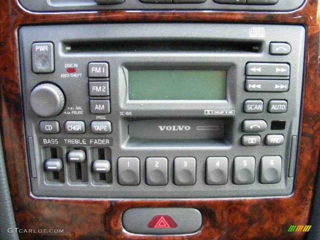 1998 Volvo V70 T5 Audio System Photos