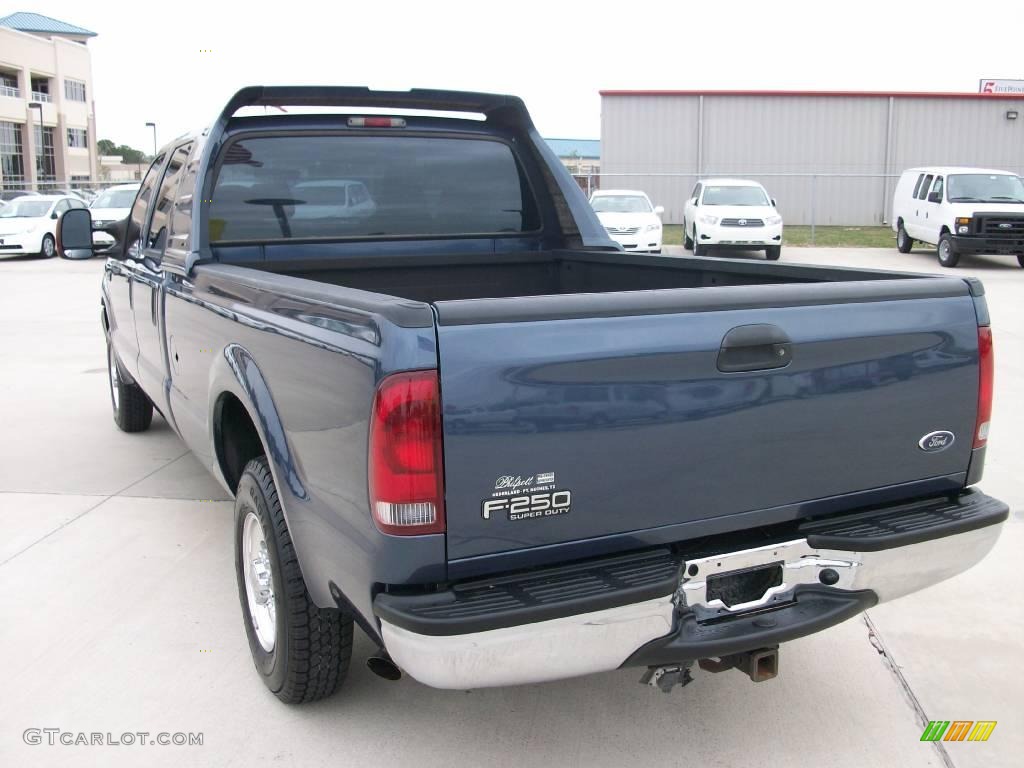 2004 F250 Super Duty XLT Crew Cab - Medium Wedgewood Blue Metallic / Medium Parchment photo #8