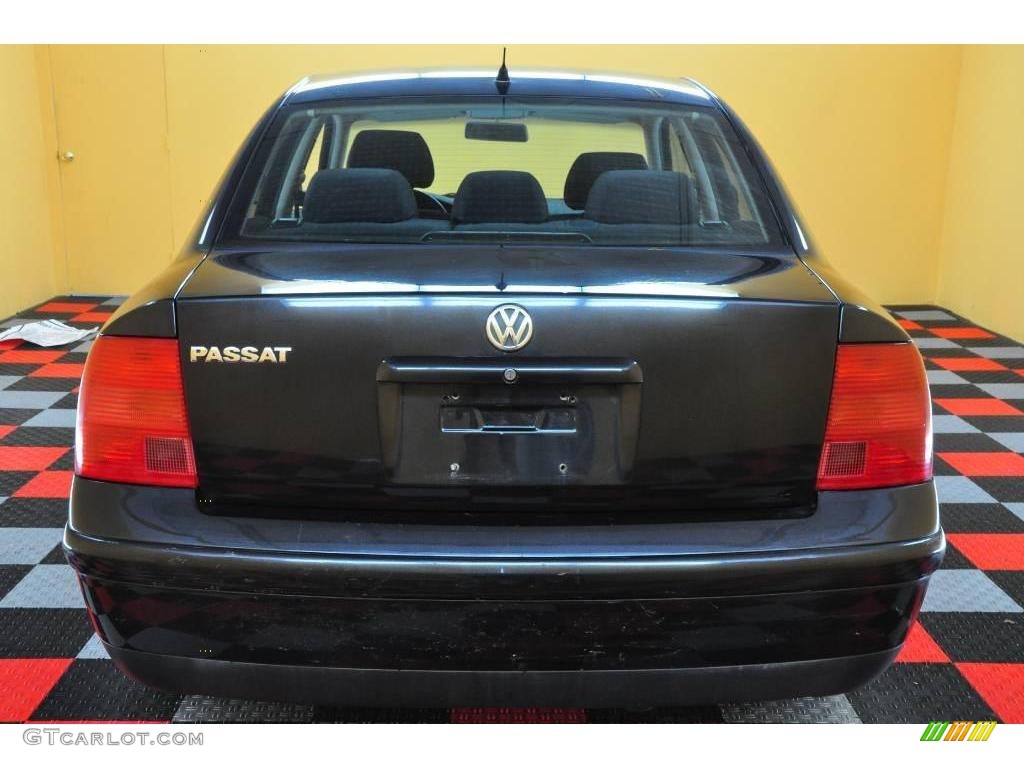 2006 Passat 2.0T Sedan - Deep Black / Black photo #5