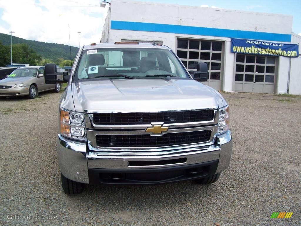 2009 Silverado 3500HD Work Truck Regular Cab 4x4 - Silver Birch Metallic / Dark Titanium photo #3