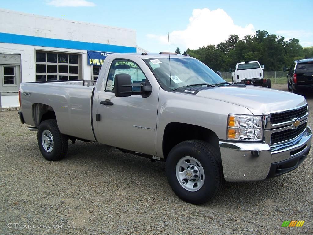 2009 Silverado 3500HD Work Truck Regular Cab 4x4 - Silver Birch Metallic / Dark Titanium photo #4