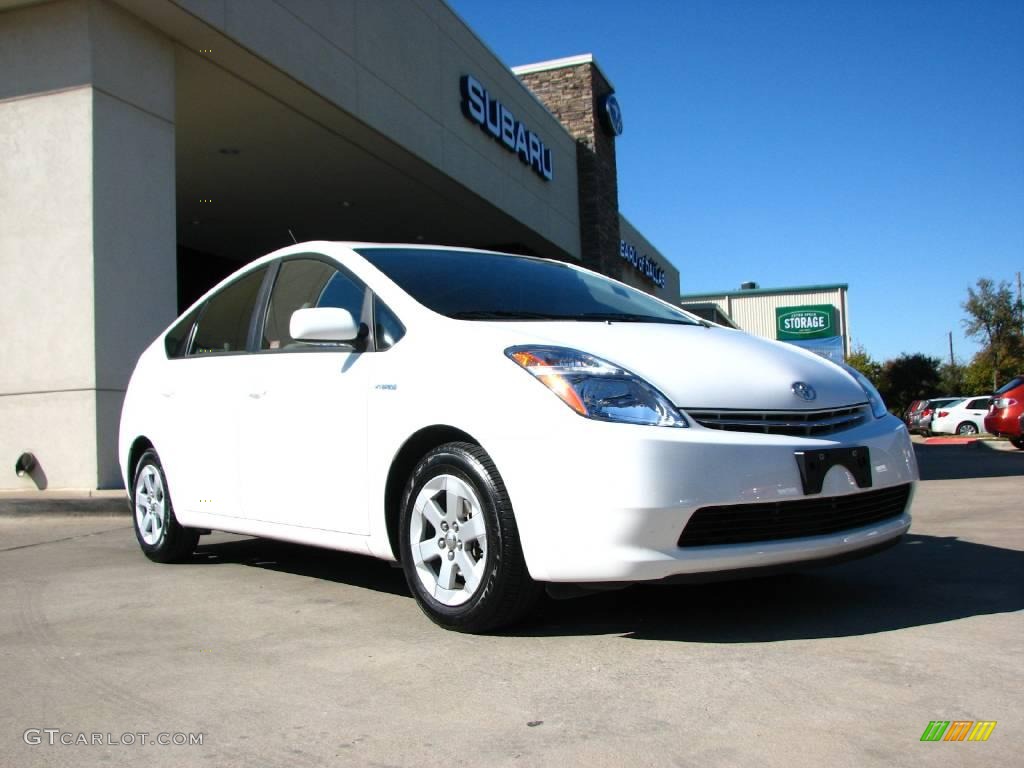 Super White Toyota Prius