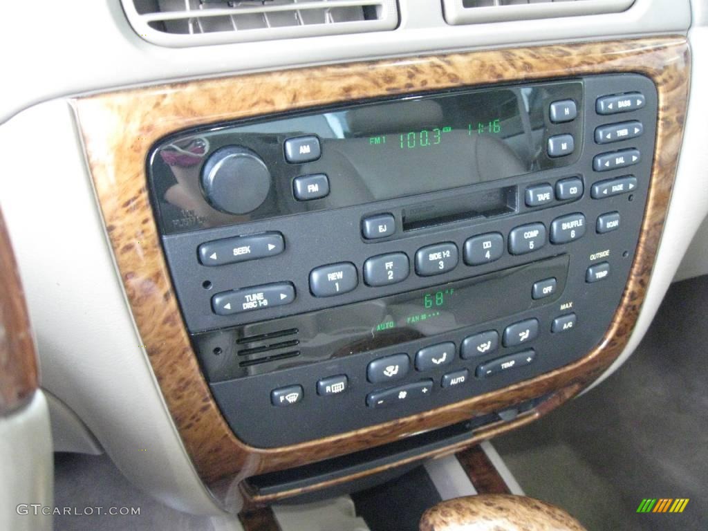 2003 Taurus SEL - Black / Medium Graphite photo #19