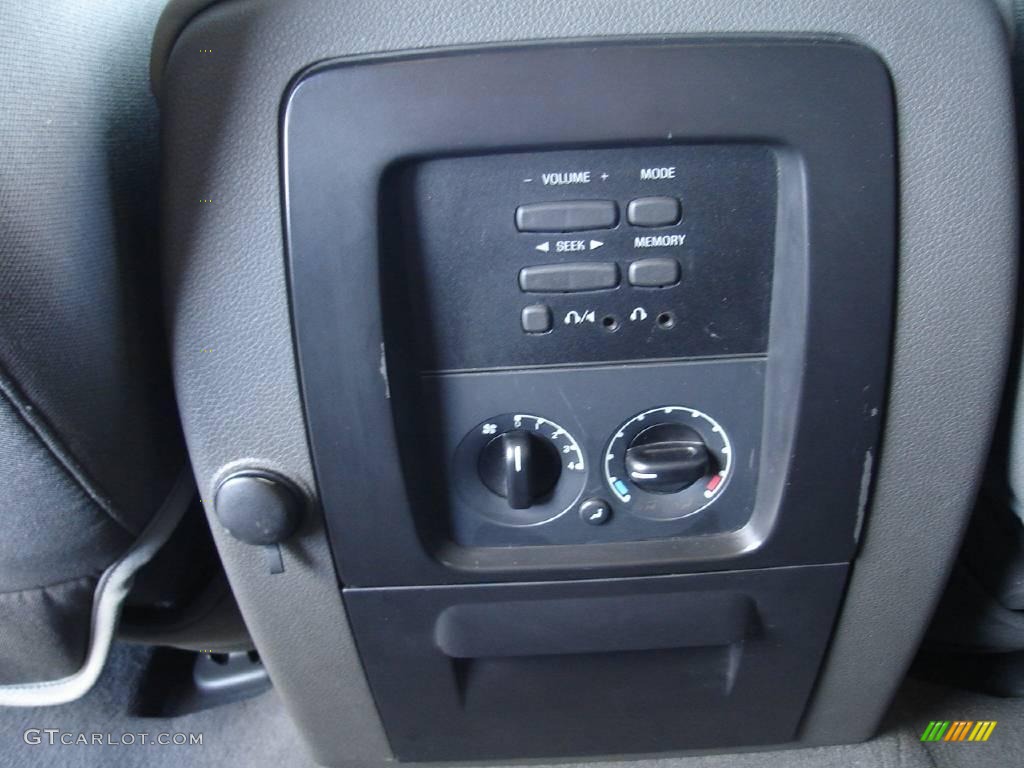 2003 Expedition XLT 4x4 - Silver Birch Metallic / Flint Grey photo #19