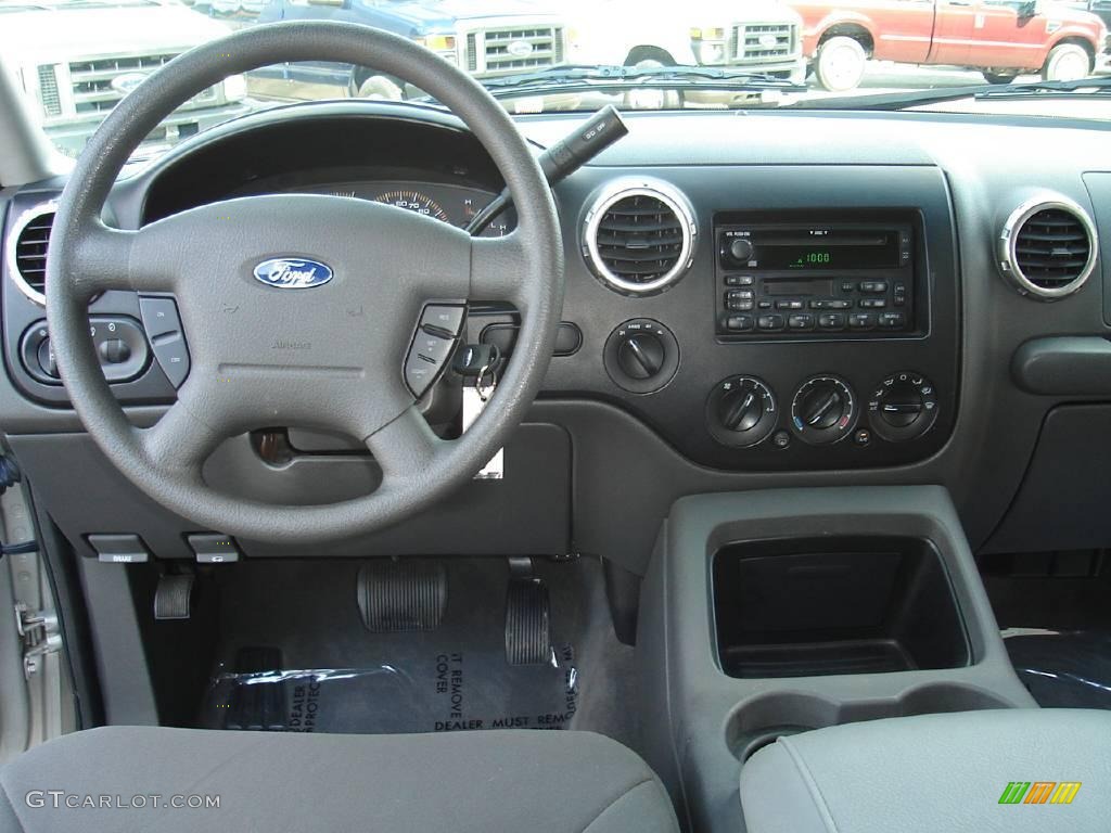 2003 Expedition XLT 4x4 - Silver Birch Metallic / Flint Grey photo #20