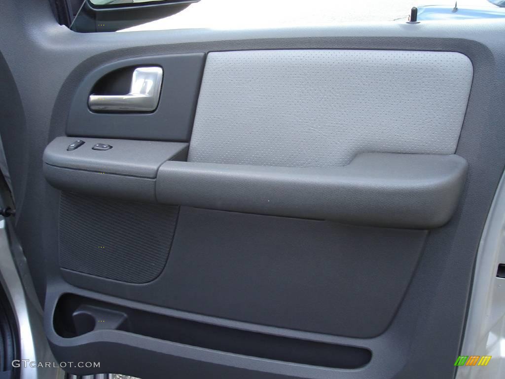 2003 Expedition XLT 4x4 - Silver Birch Metallic / Flint Grey photo #22