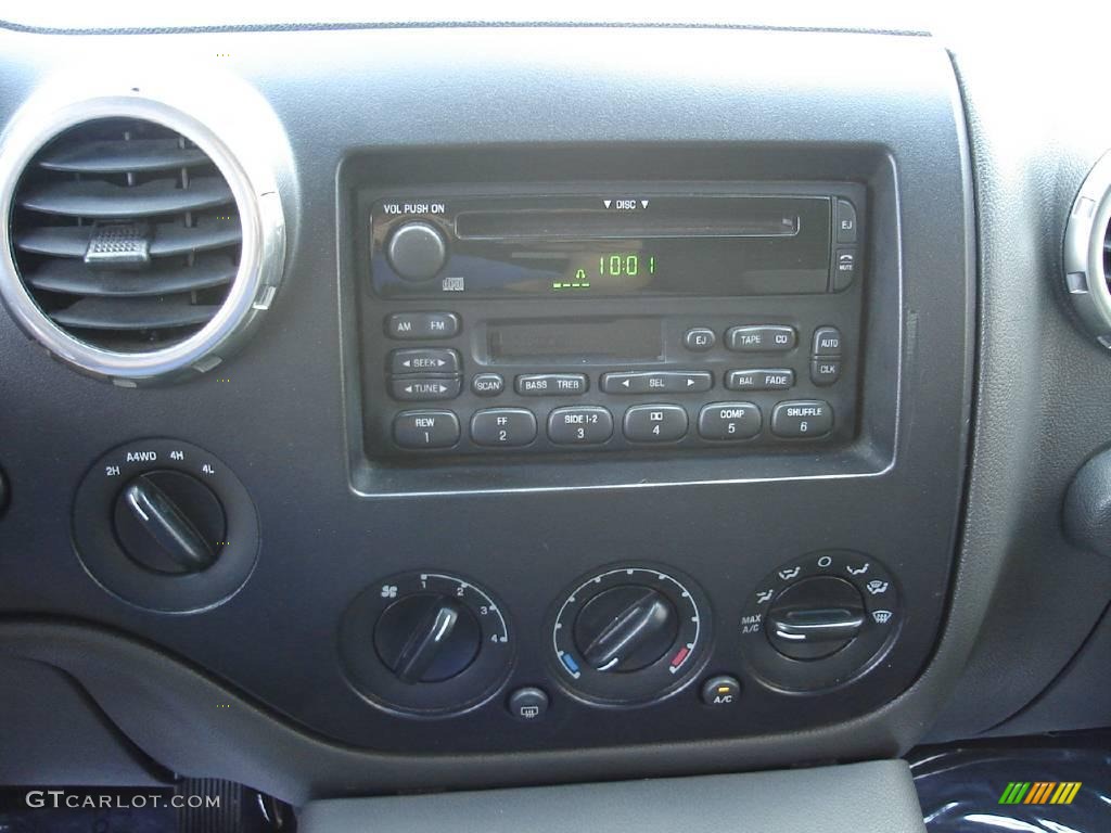 2003 Expedition XLT 4x4 - Silver Birch Metallic / Flint Grey photo #31