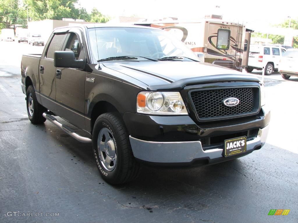 2005 F150 XLT SuperCrew - Black / Tan photo #4