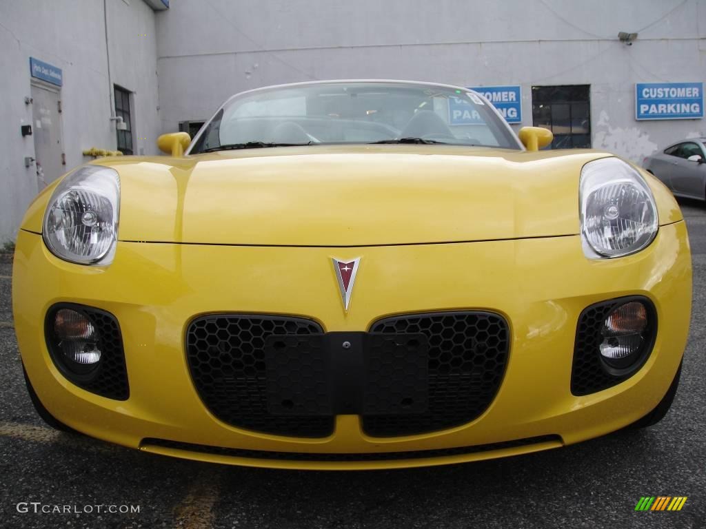 2008 Solstice GXP Roadster - Mean Yellow / Ebony photo #2