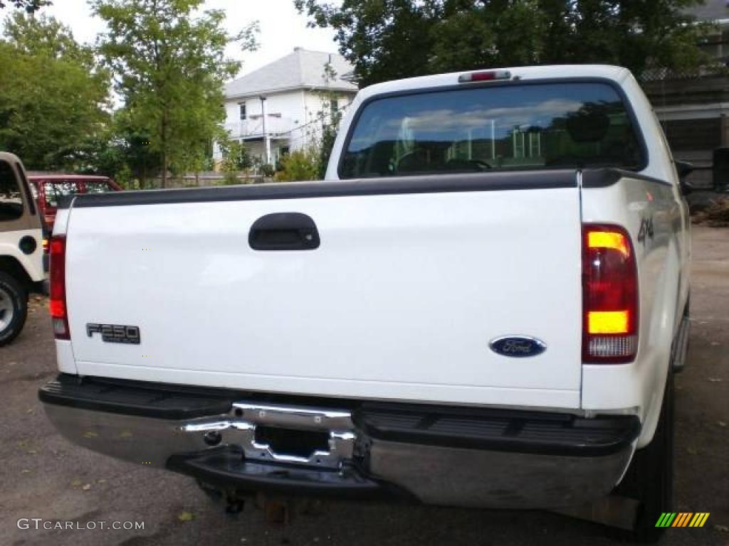 2004 F250 Super Duty XLT SuperCab 4x4 - Oxford White / Medium Flint photo #12