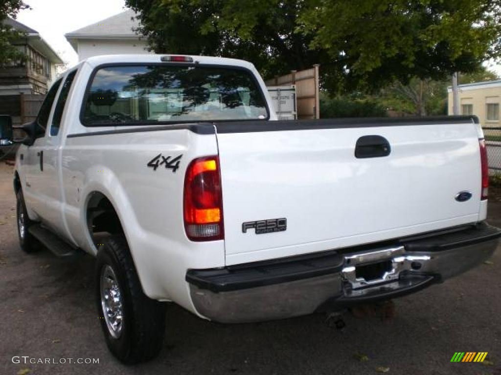 2004 F250 Super Duty XLT SuperCab 4x4 - Oxford White / Medium Flint photo #18